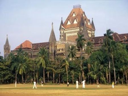 మరో వ్యక్తితో అఫైర్ ఉంటే మహిళ అనర్హురాలే: కోర్టు