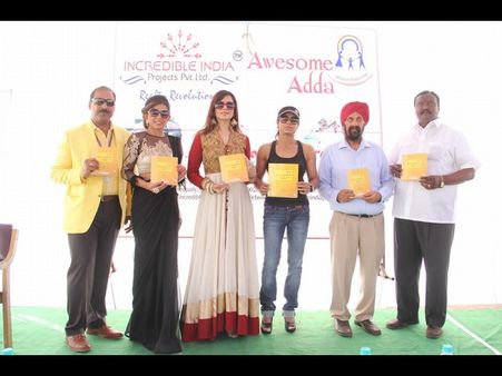 ఆసమ్ అడ్డాలో మహిళా బాడీ బిల్డర్ (పిక్చర్స్)