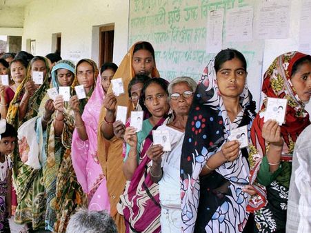మావోయిస్టుల హింస మధ్య ఛత్తీస్‌గడ్‌లో పోలింగ్