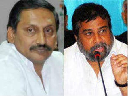 కిరణ్ రెడ్డి వర్సెస్ దామోదర: పోరు ప్రత్యక్షమే, రచ్చే