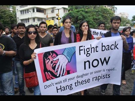  బాలీవుడ్, టివి నటుల సాయం కోరిన ముంబై పోలీస్