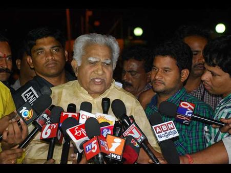 ఉంటే ఎంత.. పోతే ఎంత: కిరణ్‌పై పాల్వాయి నిప్పులు