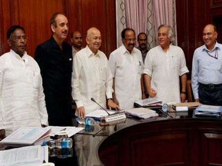 టి: కేంద్రంపై హర్ష ఆగ్రహం, టి కాంగ్ డిమాండ్స్ ఇవి..