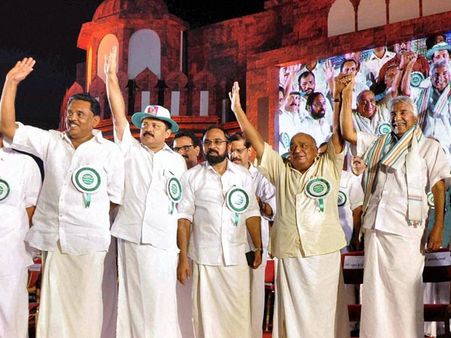 యూత్ కాంగ్రెస్ సమావేశంలో: నవ్వాడని నటుడి అరెస్ట్