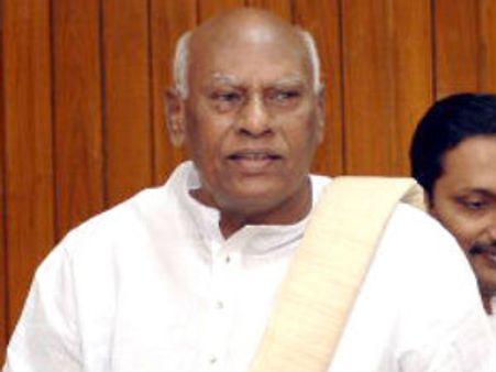 సెల్‌ఫోన్ ఉపయోగించడం తెలియని రోశయ్య