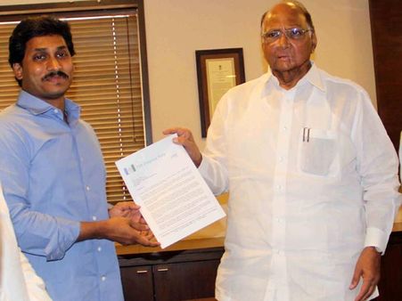 జగన్‌కు శరద్ పవార్ షాకిచ్చారా? పనిలో పనిగా హెలెన్