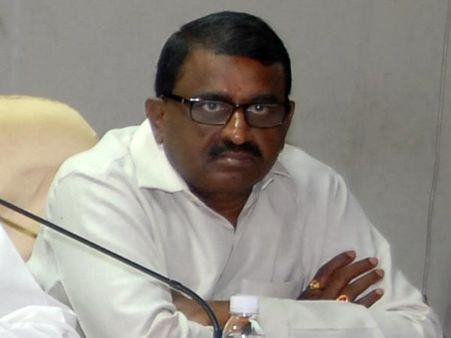  క్లారిటీ లేదు: బొత్సపై పితాని, యుటి ఎవరడిగారు: విష్ణు