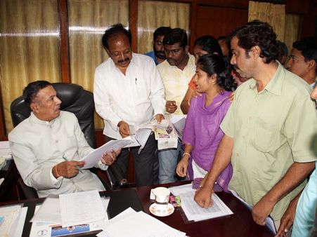 వోల్వో ప్రమాదంపై హెచ్చార్సీకి: జెసి భార్యను ప్రశ్నిస్తారా?