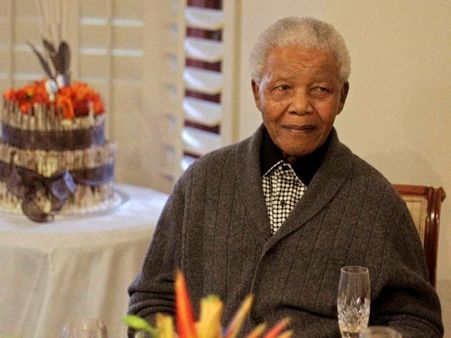 నల్లసూర్యుడు అస్తమయం: మండేలా కన్నుమూత