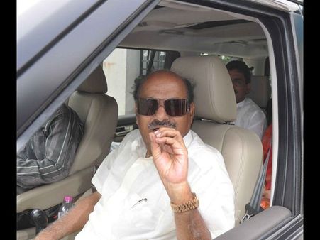 మూటాముల్లె సర్దుకోవాల్సిందే: జెసి, రిజైన్‌కే: కోట్ల