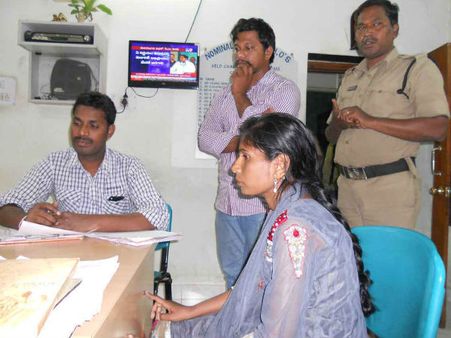 నటిని చేస్తానని గర్భవతిని చేశాడు: వలలో ఎలా (ఫోటో)