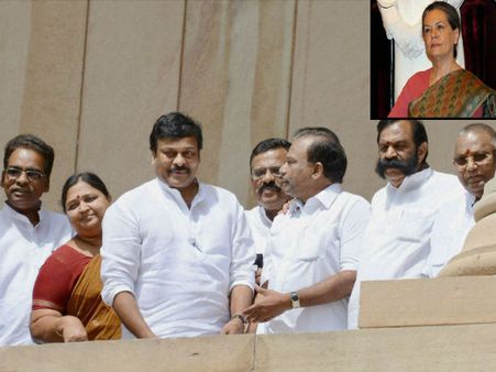 సోనియా బర్త్‌డే: రిజైన్, అవిశ్వాసంపై సీమాంధ్ర కాంగ్రెస్