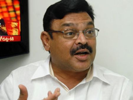 కొత్త పార్టీకి సిఎం కలెక్షన్లు: అంబటి, లగడపాటిపై ఫైర్