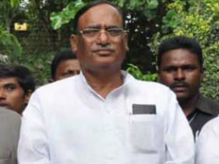  అందుకే బిజెపికి జగన్, చంద్రబాబుల సంకేతాలు: గుత్తా