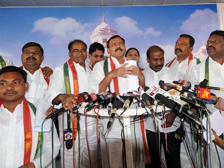 సీమాంధ్ర టిడిపి, జగన్ పార్టీలపై టి ఎమ్మెల్యేల ఫైర్