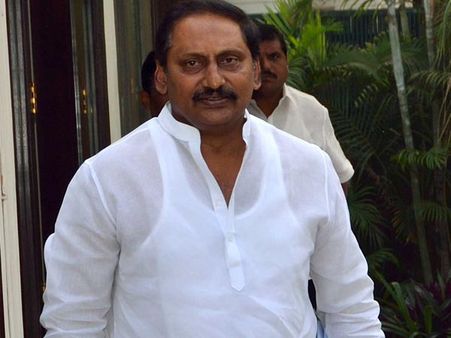  స్టార్ బ్యాట్స్‌మన్: జగన్ పార్టీ టార్గెట్ కిరణ్ రెడ్డే