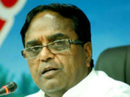 236 ఓట్లతో కొమ్మూరిపై గెలుపు: పొన్నాలకు ఊరట