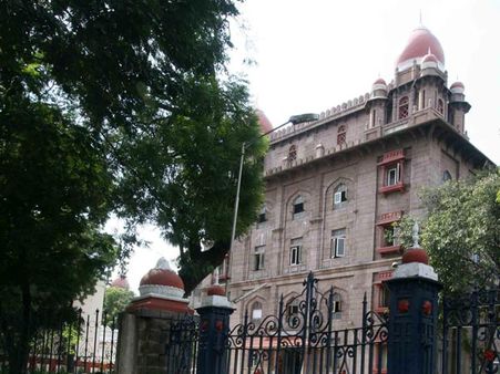 సుమన్ రాథోడ్‌ ఎస్టీ కారు: షాక్ ఇచ్చిన హైకోర్టు