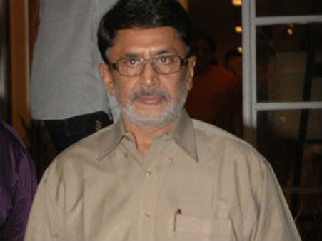  రాజమండ్రి: మురళీమోహన్‌కు అసమ్మతి దెబ్బ