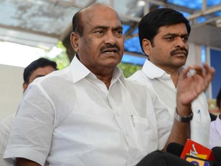 జగన్ పార్టీ షాక్: టిడిపిలోకే జెసి బ్రదర్స్?