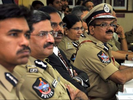 నక్సల్స్ ప్రభావం తగ్గింది, మహిళలపై పెరిగాయి: డిజిపి