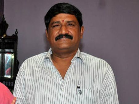 టిడిపితో మంత్రి గంటా రహస్య మంతనాలు, బుజ్జగింపు