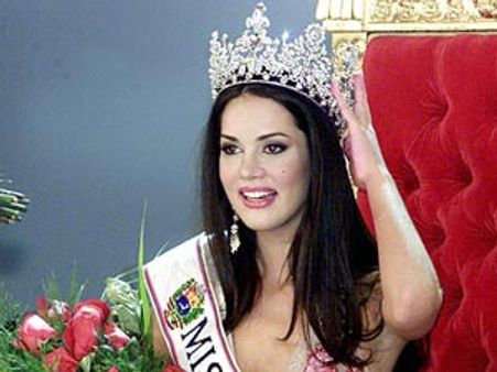 కూతురు ముందే మాజీ మిస్ వెనిజులా దారుణ హత్య