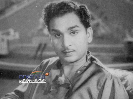 అక్కినేని: వంద రూపాయలు ఇచ్చి పంపించేశారు