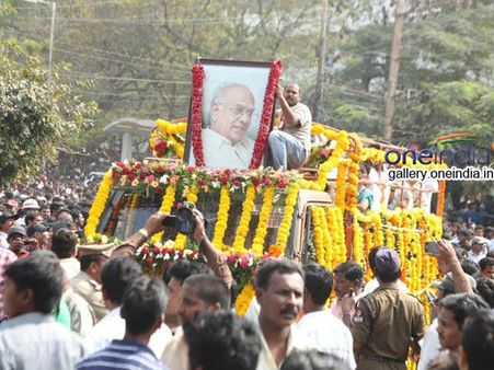 అక్కినినే కన్నుమూత: గుండెపోటుతో అభిమాని మృతి