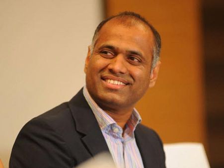 చంద్రబాబుతో జగన్ పార్టీ నేత పొట్లూరి ప్రసాద్ భేటీ