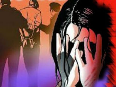 గదిలో నిర్బంధించి అమ్మాయిపై వారంపాటు రేప్