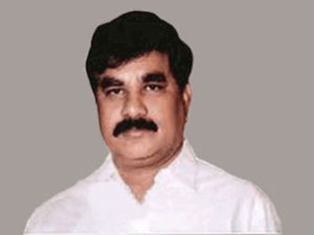 ట్విస్ట్: రెబల్స్‌కు ఎమ్మెల్యేలు ముఖం చాటు, హైకోర్టుకు..