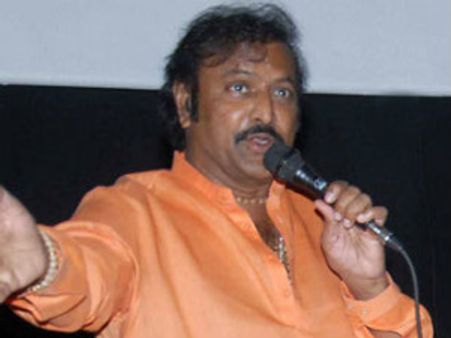  చదువే రానోళ్లు: కాలేజ్ ఫంక్షన్లో మోహన్‌బాబు పంచులు