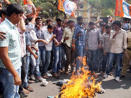 సిఎం తెలంగాణ బిల్లును తిరస్కరిస్తారా...!? (పిక్చర్స్)