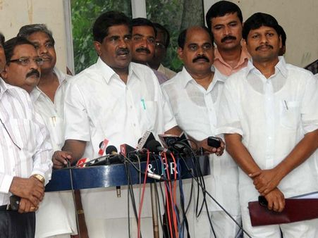 పార్టీ అధికార ప్రతినిధిలా ప్రధాని: అశోక్ బాబు