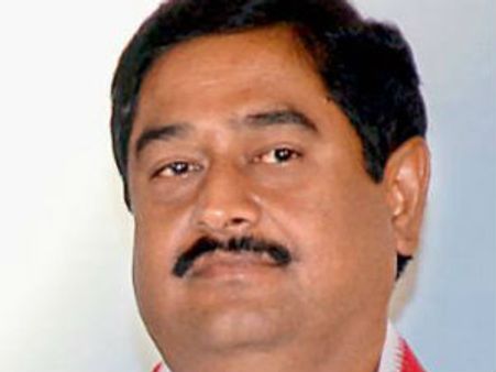 కాంగ్రెస్ పెద్ద తప్పు చేసింది: జగన్ పార్టీలోకి 9న ధర్మాన