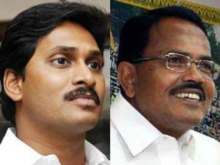 రాజ్యసభ: జగన్ పార్టీ విప్, బాబుకు మోత్కుపల్లి ఝలక్