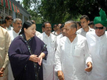 11 పార్టీల భేటీ: మూడో కూటమి యత్నాలు