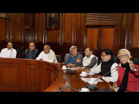 నేతల భేటీ: థర్డ్ ఫ్రంట్‌కు దేవెగౌడ సారథ్యం