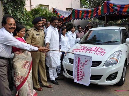 షీ క్యాబ్స్: మహిళా డ్రైవర్లు కరాటేలో ఫస్ట్(పిక్చర్స్)
