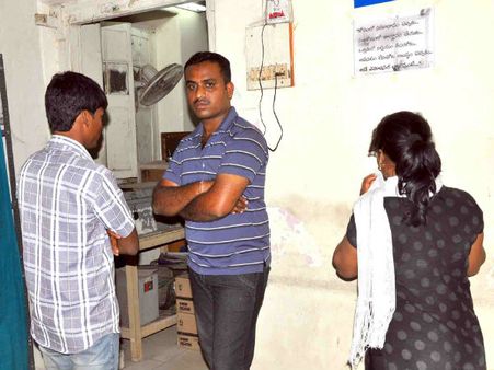 సిటీలో సెక్స్ రాకెట్ రట్టు: పట్టుబడ్డ జూ ఆర్టిస్ట్ (పిక్చర్స్)