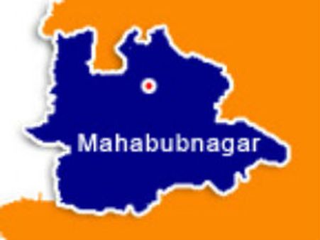 ఎమ్మెల్యే జైపాల్ కారు, ఆటో ఢీ: 8 మందికి గాయాలు