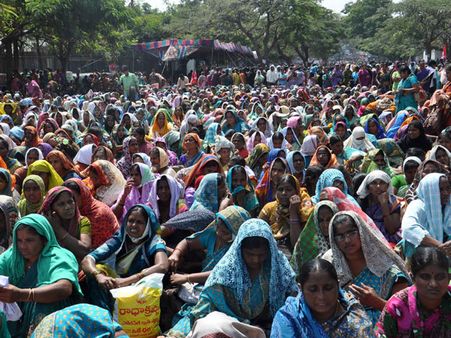 సునిత రావాల్సిందే: అంగన్‌వాడి ధర్నాఉద్రిక్తం (పిక్చర్స్)