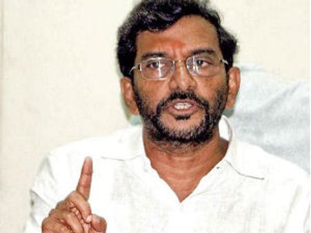 సీమాంధ్రకు ప్రత్యేక ప్రతిపత్తి పచ్చి బూటకం: సోమిరెడ్డి