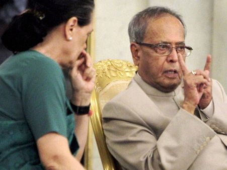 రాష్ట్రపతికి టీ బిల్లు: రాష్ట్రపతి పాలనకు సోనియా ఓకె