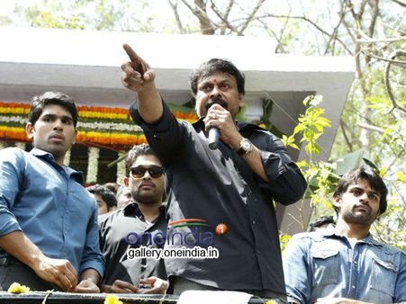 కలిసొస్తే ముఖానికి రంగు వేసుకుంటా: చిరంజీవి