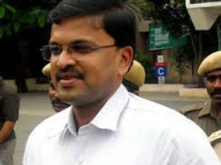 లక్ష్మినారాయణకు రాజకీయ గిరాకీ: బిజెపి గాలం