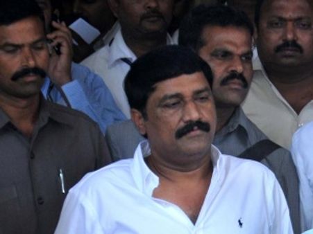 గంటా టిడిపిలోకి రీఎంట్రీ: అయ్యన్నపాత్రుడు అలక
