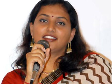 వారు తెలుగు తల్లిని చంపారు: రోజా, జగన్ ఒక్కరే