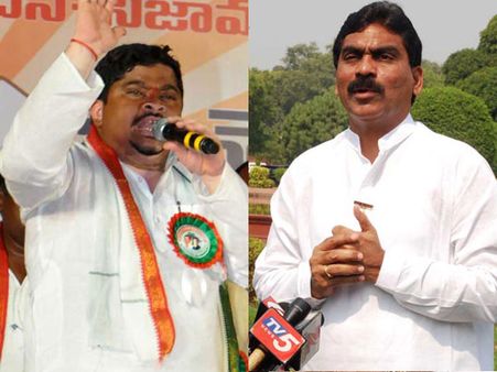 మోడీపై పొన్నం నిప్పులు, ఇష్టం లేకున్నా: లగడపాటి